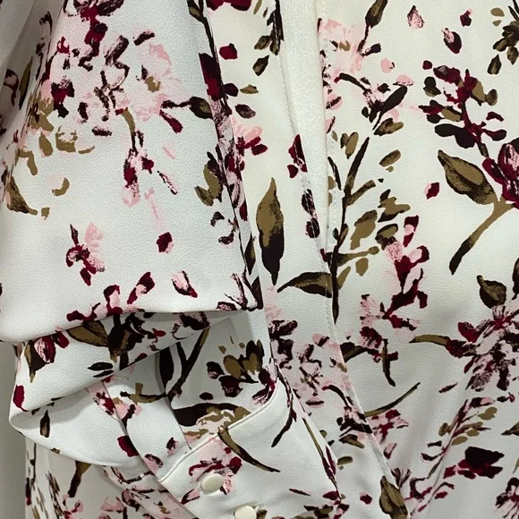 White House Black Market Floral Blouse - Picture 3 of 6